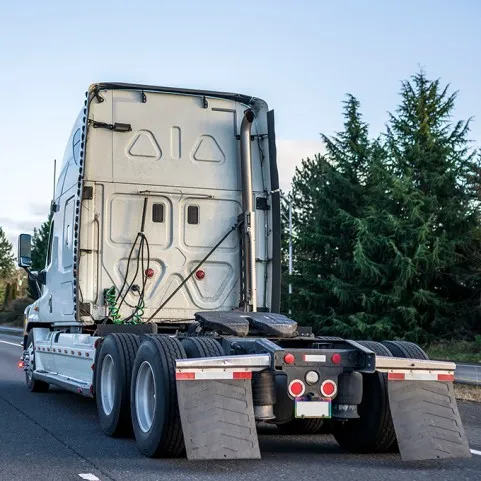 VONTATÓ NYOMKÖVETŐK